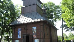 Drewniany kościół w Dłużcu - zdjęcie