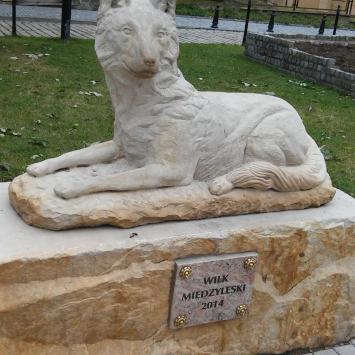 Pomnik wilka w Międzylesiu