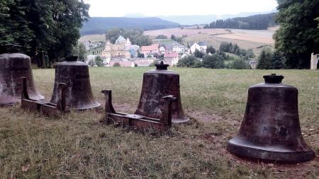Dzwony w Wambierzycach - zdjęcie