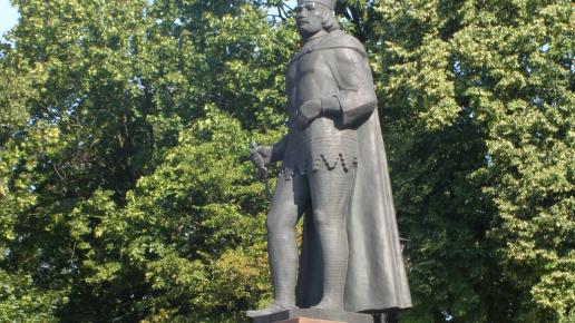 Pomnik Bolesława Chrobrego w Gnieźnie, Joanna
