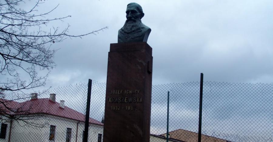 Pomnik Kraszewskiego w Białej Podlaskiej - zdjęcie