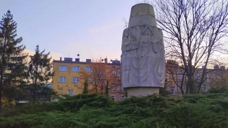 Pomnik włókniarek Wrzeciono w Częstochowie - zdjęcie