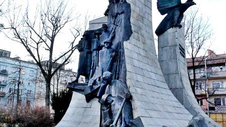  Pomnik Poległym w Obronie Ojczyzny w Częstochowie - zdjęcie