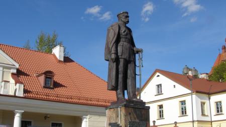 Pomnik Józefa Piłsudskiego w Białymstoku - zdjęcie