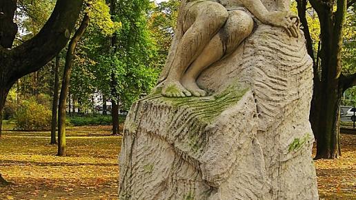 Rzeźba Zaduma w Częstochowie, Magdalena