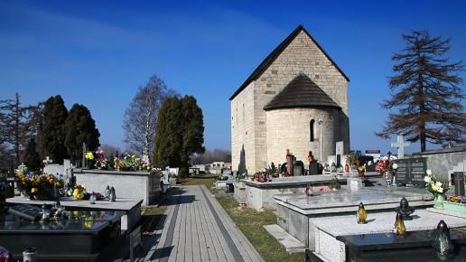 Kościółek romański z cmentarzem w Siewierzu