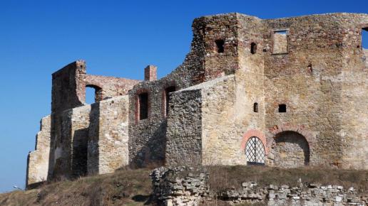 Gotycki zamek z XIV wieku