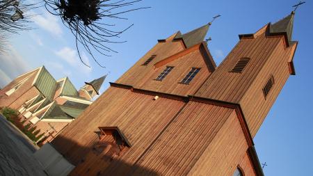 Drewniany kościół w Bobrownikach - zdjęcie