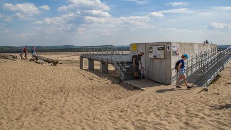 Platforma widokowa w Chechle na Pustyni Błędowskiej - zdjęcie