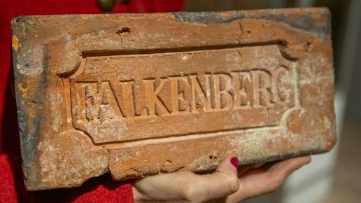 Falkenberg - dawna nazwa Niemodlina oznaczająca Sokolą Górę