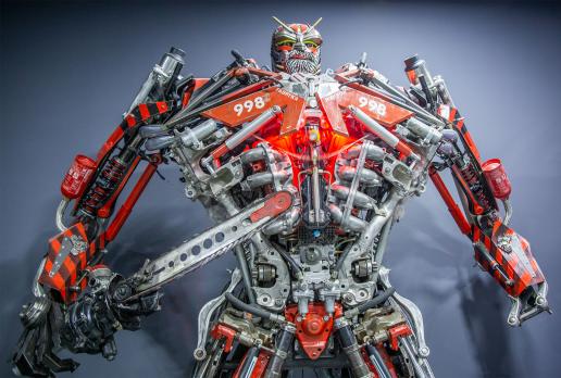 Fabryka Robotów - robot inspirowany filmem Transformers