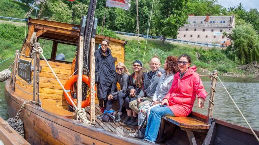Rejs Sandomierką - historyczną łodzią flisacką