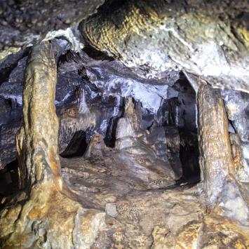 Jaskinia w Zielonej Górze na Jurze