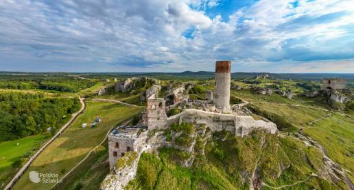 Zamek w Olsztynie na Jurze. Ruiny średniowiecznej warowni - zdjęcie