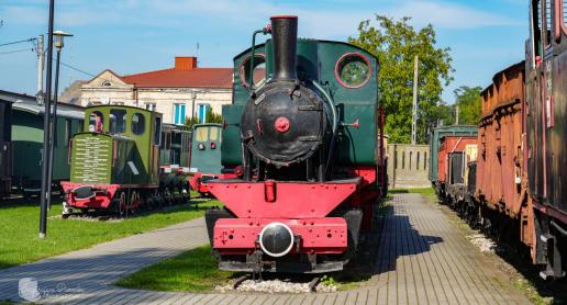 Muzeum Kolei Wąskotorowej w Sochaczewie. Wystawy, skansen i przejazd retro pociągiem! - zdjęcie