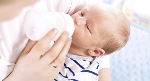 Które mleko wybrać dla niemowlaka? Przewodnik dla rodziców - zdjęcie