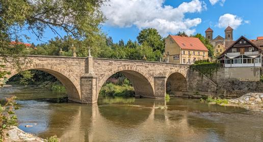 Bardo - sanktuarium, kamienny most, Bardzkie Pierniki i inne atrakcje - zdjęcie