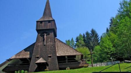 Drewniany kościół w Wiśle - zdjęcie
