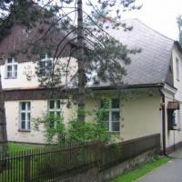 Budynek probostwa, Jan Paradowski