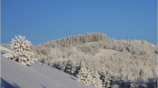 Widok z asfaltowej drogi w kierunku Kiczery, MM