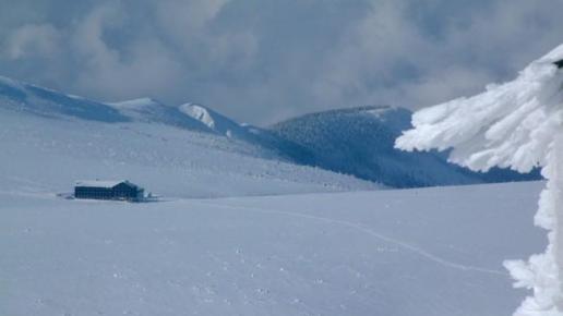 Karkonosze - czeskie schronisko Luczni Bouda - widok ze Śnieżki, Midorihato