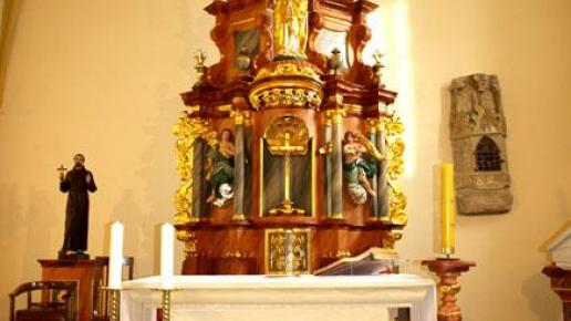 Świebodzice - ołtarz w kościele Św. Franciszka