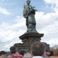Figurka Jana Nepomucena na Moście Karola, nena