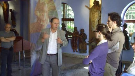 wnętrze muzeum z rzeźbami Jana Wnęka, Miroslaw Biedron