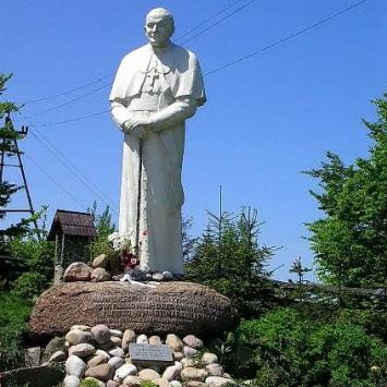 Pomnik Jana Pawła II przy Sanktuarium na Groniu, Danuta