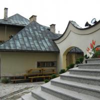 klasztor Klarysek - dziedziniec, Dariusz Cieśla