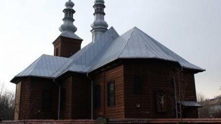 Drewniany kościół w Wilkowisku - zdjęcie