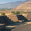 Piramida Słońca w Teotihuacan, tutystka