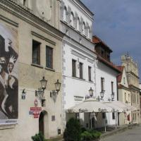 Kazimierz Dolny, w głębi Kamienica Celejowska