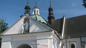 Kościół w Kurozwękach - zdjęcie
