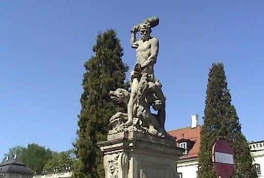 Białystok, rzeźba przed Pałacem , toja1358