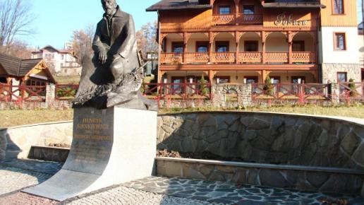 Pomnik Sienkiewicza w Szczawnicy, mokunka