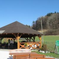 Wiata góralska koło restauracji pod Tułem, Danuta