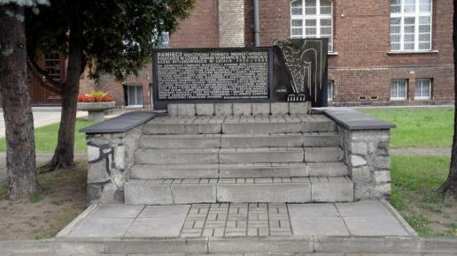 Wejherowo- przed szkołą -