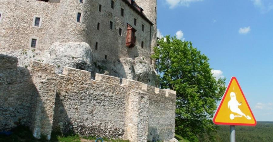 Mirów i Bobolice czyli ruiny zamku i zrekonstruowane zamczysko - zdjęcie