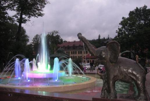 Kolorowa fontanna w Rabce, Danuta