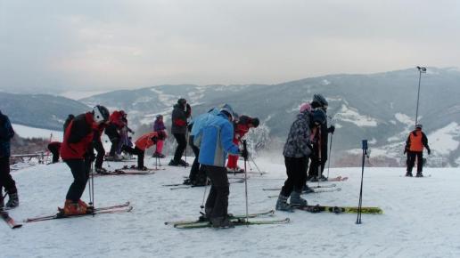 narciarze na Górze Żar, mokunka