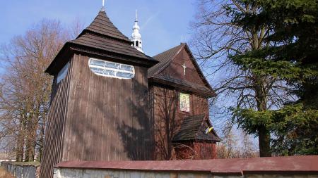 Drewniany kościół w Podlesiu - zdjęcie