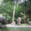Pomnik zbudowany jest z kilkunastu głazów narzutowych przywiezionych tu z Podlasia, Danuta