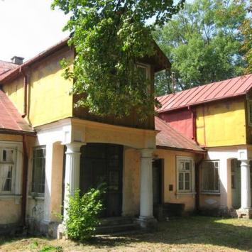 stare zabytkowe domy- mające czasy świetności już za sobą, Danuta
