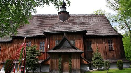 Drewniany kościół w Modlnicy - zdjęcie
