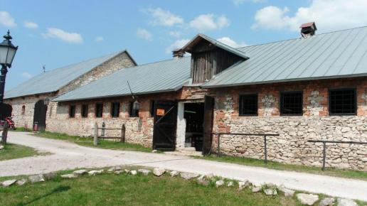 Zamek rycerski w Sobkowie, mokunka