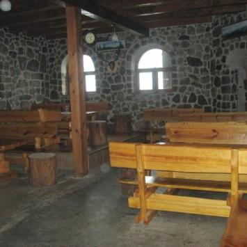 wnętrze schroniska na Wysokim Kamieniu, Danuta