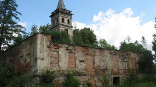Opuszczony w 1971 r. pałac popadał w ruinę i do dnia dzisiejszego taką pozostaje, Danuta