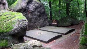 Grobowce rodziny von Reuss w Kowarach - zdjęcie
