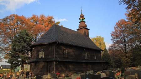 Drewniany kościół w Ustroniu Nierodzimiu - zdjęcie
